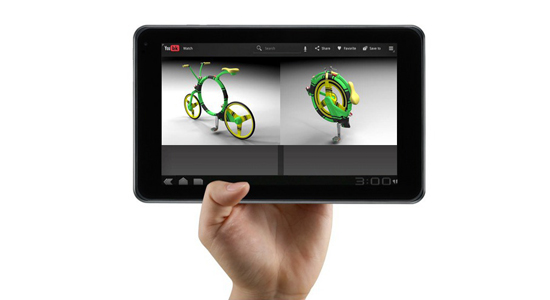 Mano sostenieno una tableta que muestr el diseño de una bicicleta plegable