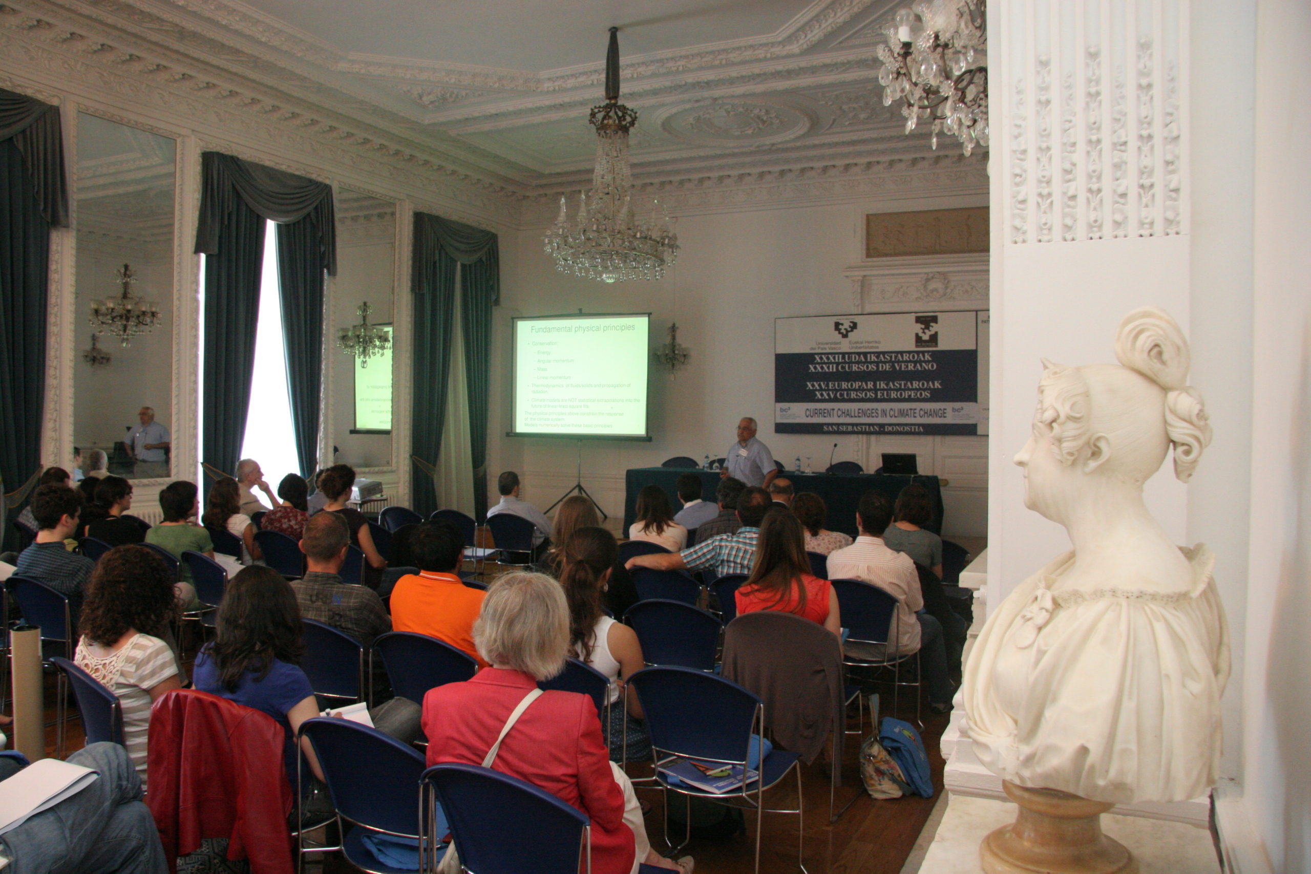Escuela de Verano 2013: abordando los retos del cambio climático desde una perspectiva multidisciplinar.