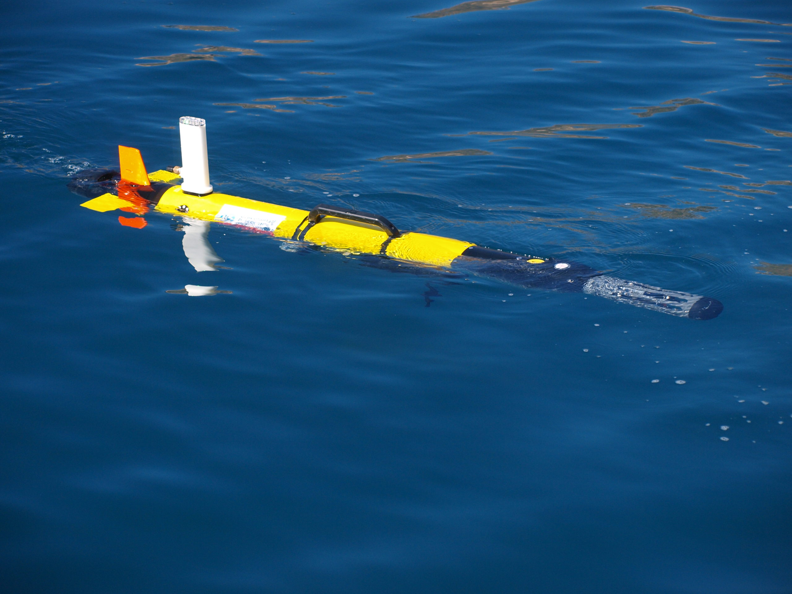 Identificación tridimensional, caracterización y cartografía de basuras marinas obtenida mediante combinación de Vehículos Autónomos Submarinos (AUV) y Modelado Hidrodinámico.