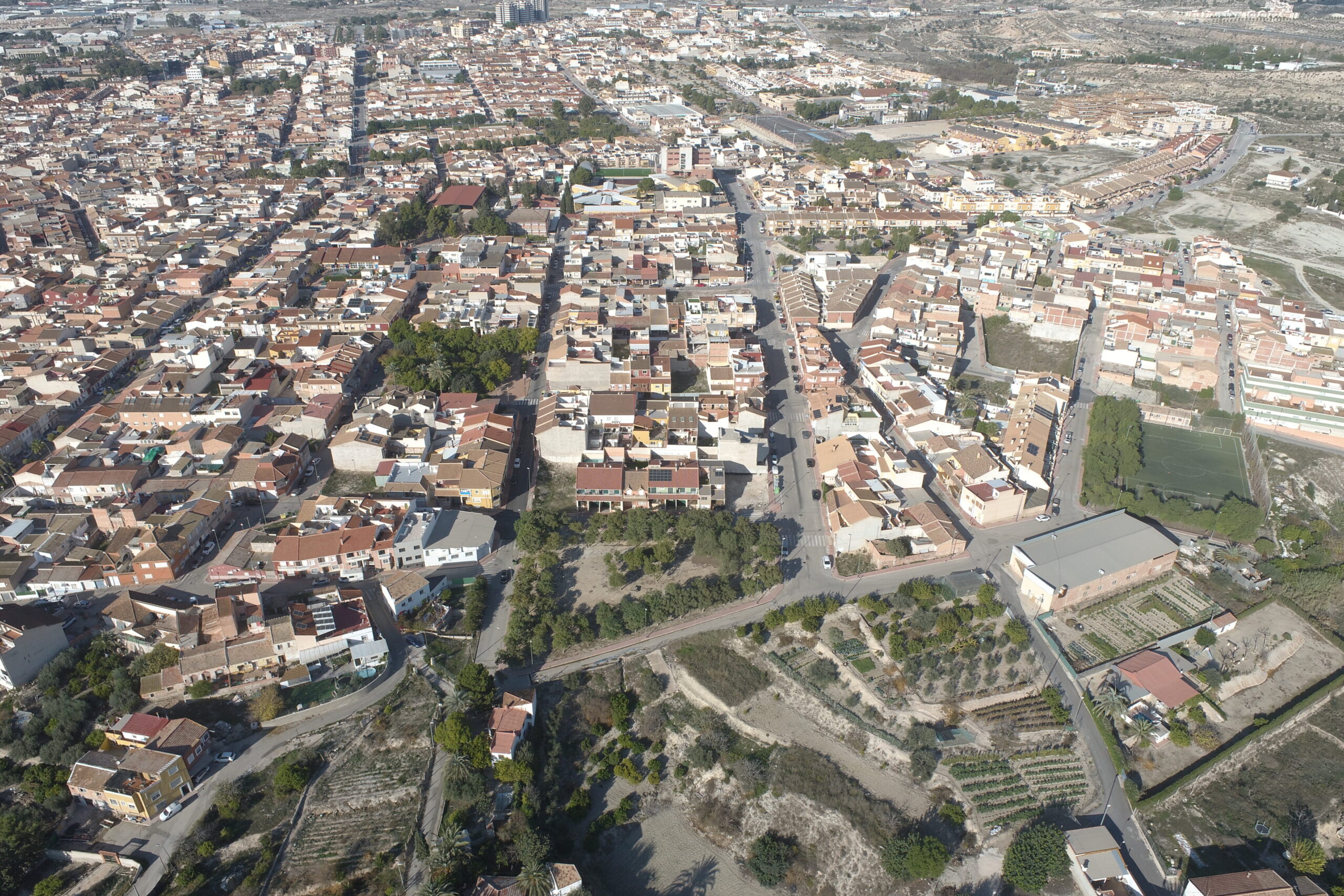 We renaturalize the city to make it more resilient, creating green and blue infrastructure (Molina de Segura’s transforming green ring).