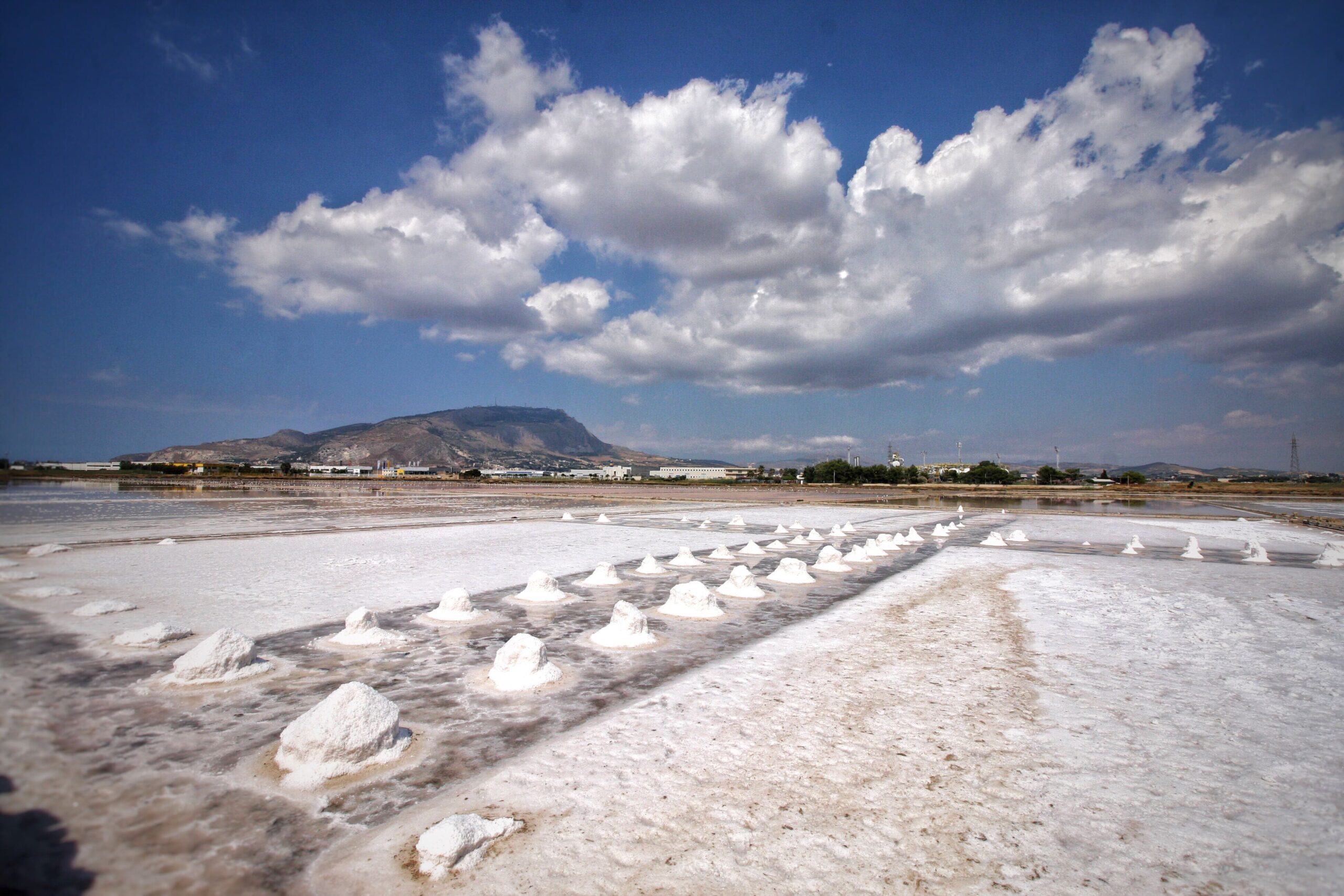 Acciones para la mejora del grado y condiciones de empleabilidad en el ámbito de salinas en activo de la Red Natura 2000 e influencia ubicadas en el litoral de las comunidades autónomas de Andalucía, Murcia y Canarias. Salinas y empleo sostenible II.